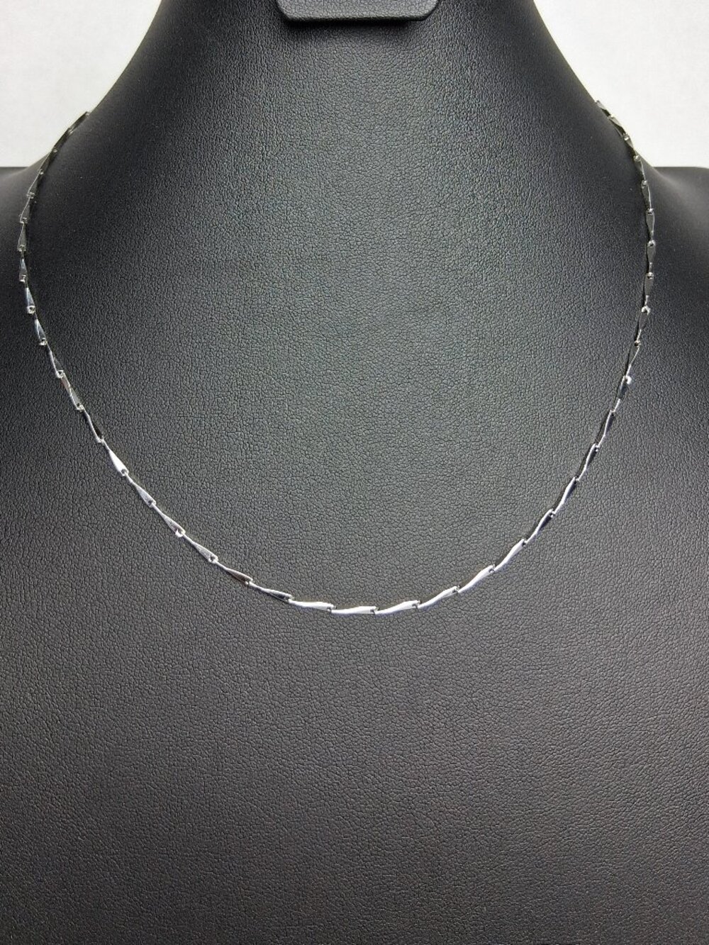 18k White Gold (p) Constant Connection Necklace